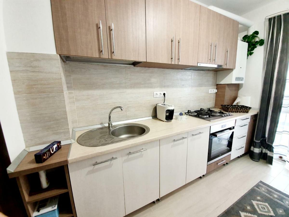 Unique Hotel Apartments Iasi Exteriör bild